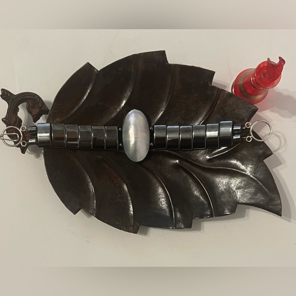 Tungsten Link with a large Mabe Pearl Bracelet - Picture 5 of 10